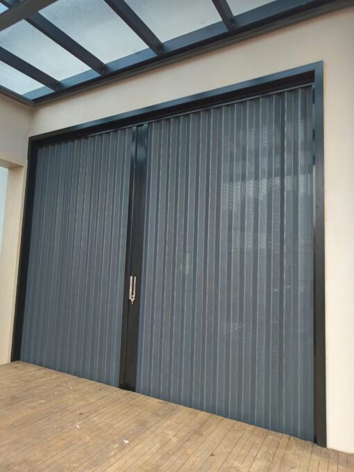 Cửa xếp lá nhôm 1